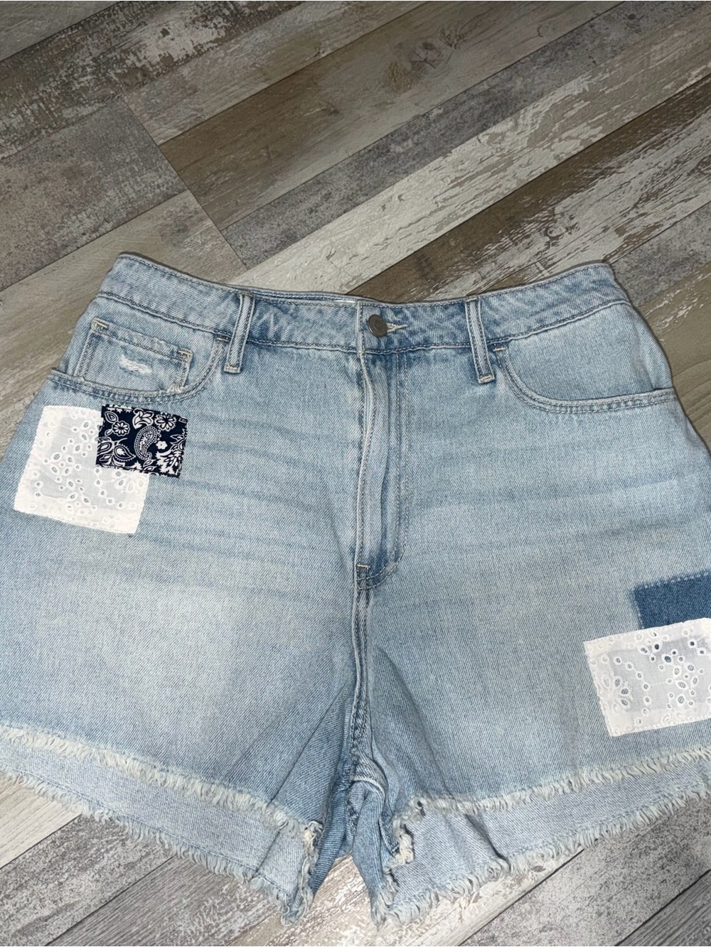 Hollister Women’s Light Wash Patchwork Denim Shorts Size 7